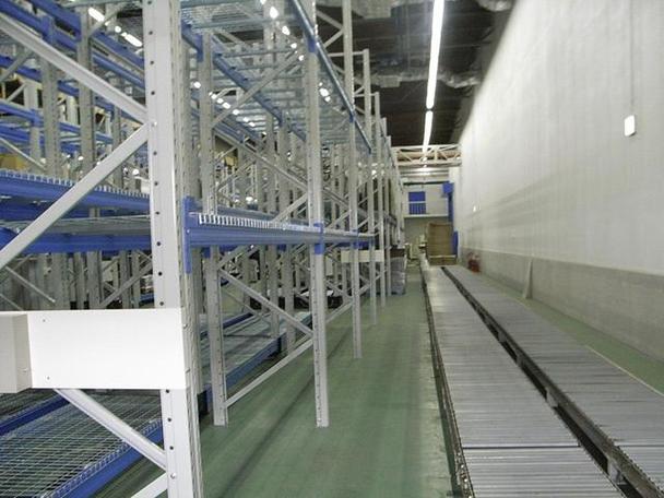 冷库移动货架制造商:如何用技术破解低温仓储难题?